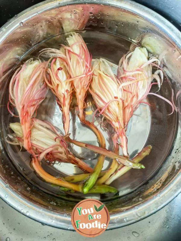 Epiphyllum with garlic sauce