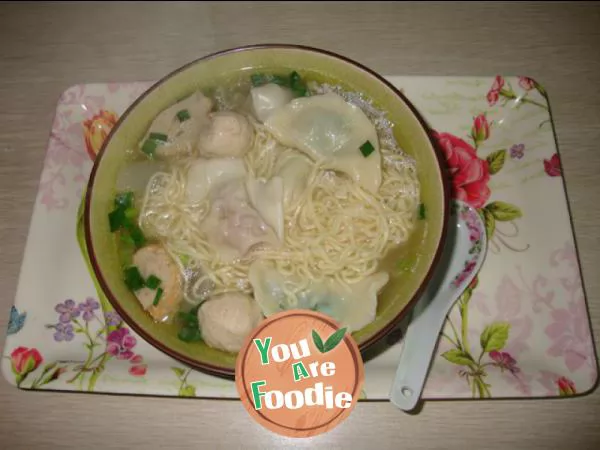 [wonton-dumpling-noodles-in-soup]---make-this-spring-not-too-cold