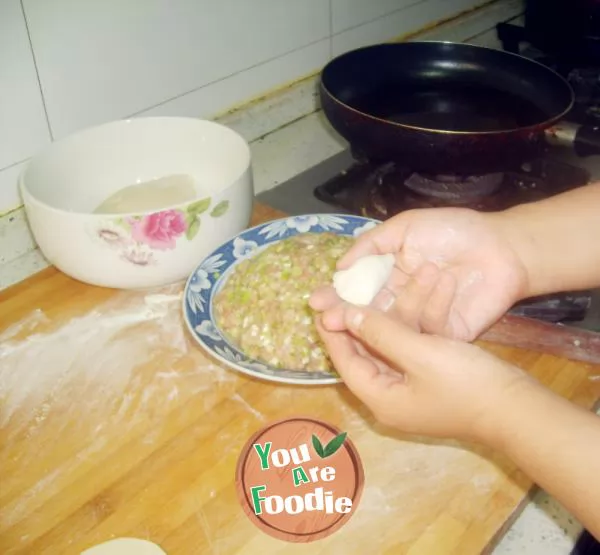 Dumplings in sour soup