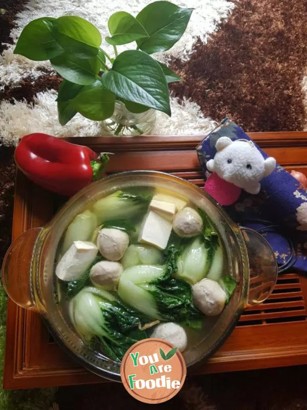 Green vegetable tofu ball soup