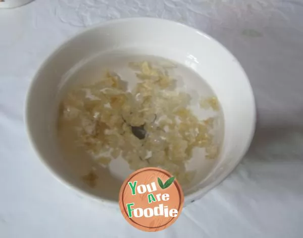 Bird's Nest Soup with Rock Sugar