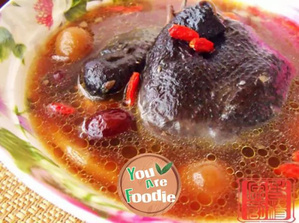 Buxue Yiqi black chicken soup