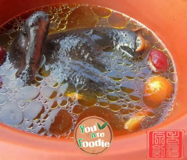 Buxue Yiqi black chicken soup