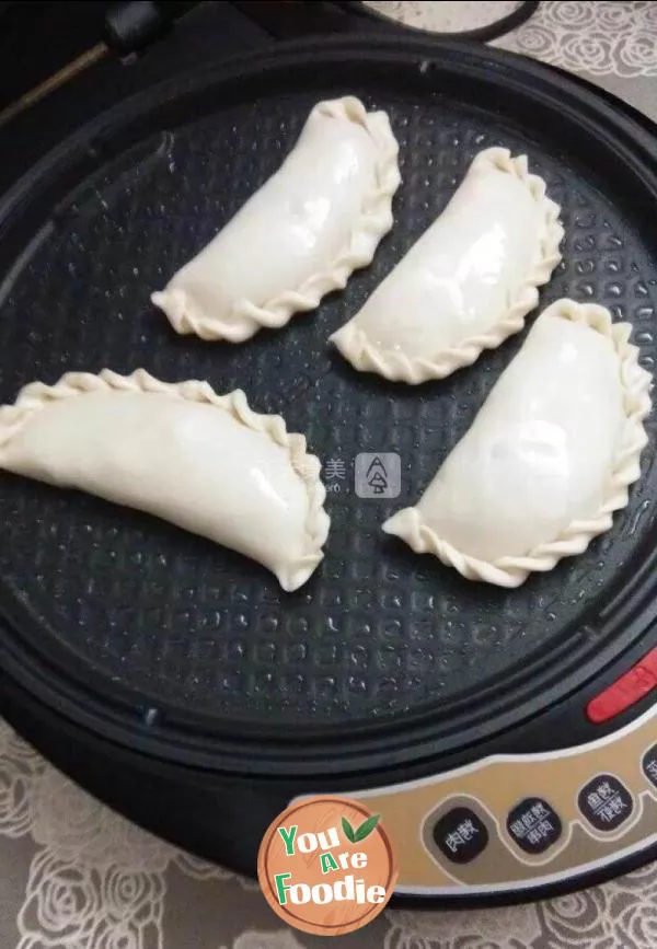 Fried Chinese leek dumplings