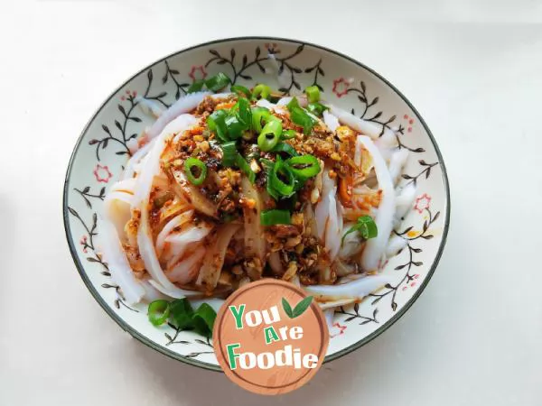 Tossed Clear Noodles in Chili Sauce