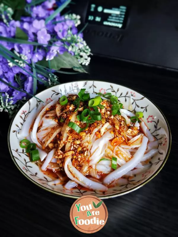 Tossed Clear Noodles in Chili Sauce