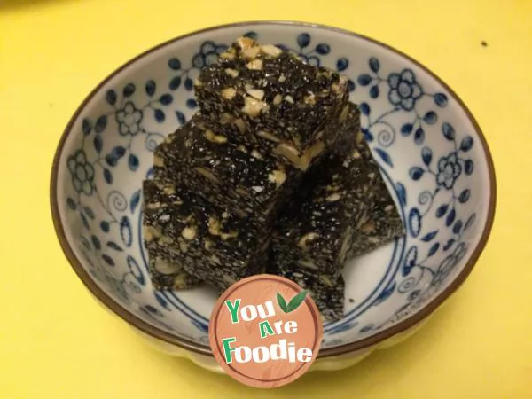 Black sesame peanut candy