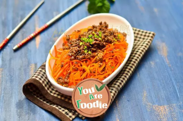 Shredded-carrot-with-minced-meat