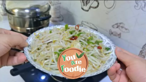 Sauteed Bean Sprouts with Vinegar Sauce
