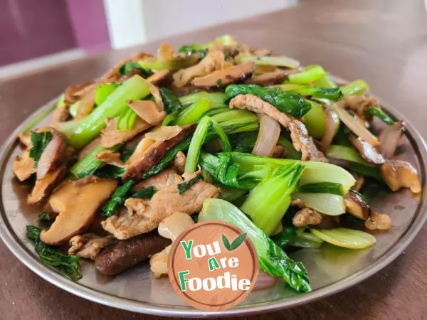 Fried Pork Slices with Broccoli and Mushroom