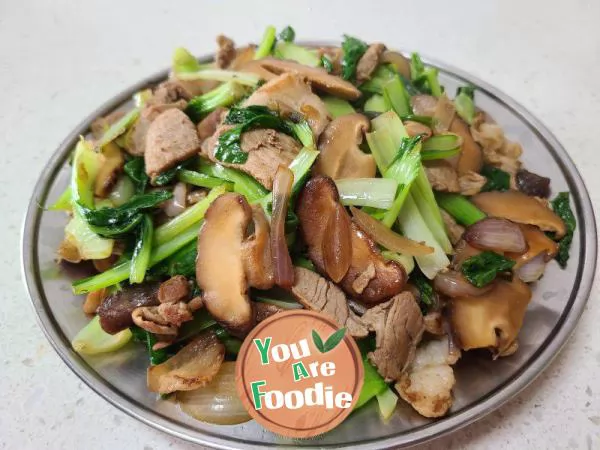 Fried Pork Slices with Broccoli and Mushroom