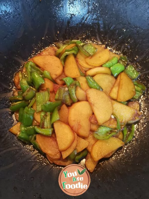 Fried-Potato-Slices-with-Peppers