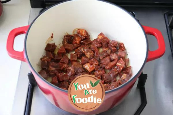 A pot of food is delicious: steamed bread tastes like meat. You can do this