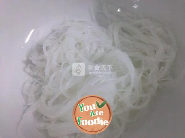 Steamed vermicelli with cuttlefish