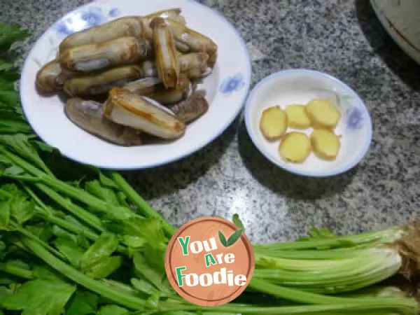 Fried razor clam with celery