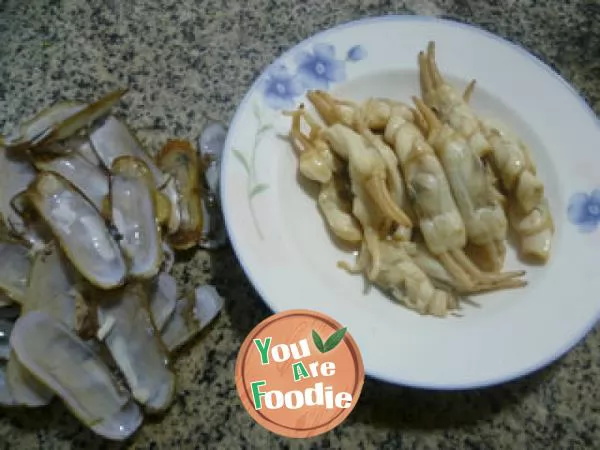 Fried razor clam with celery