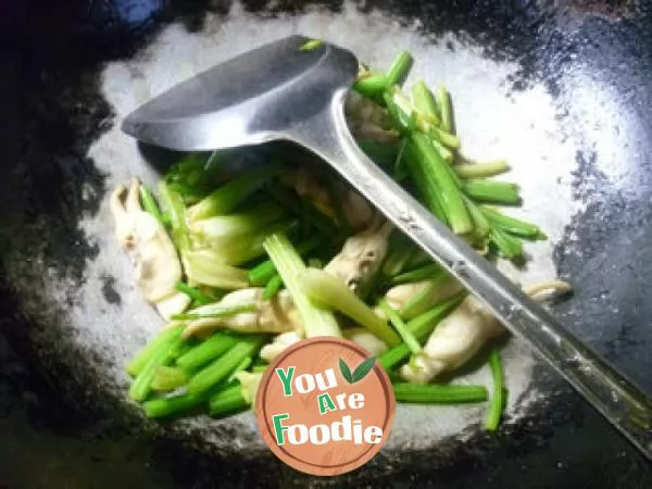 Fried razor clam with celery