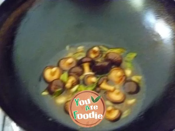 [Zhejiang cuisine] mushrooms and green vegetables