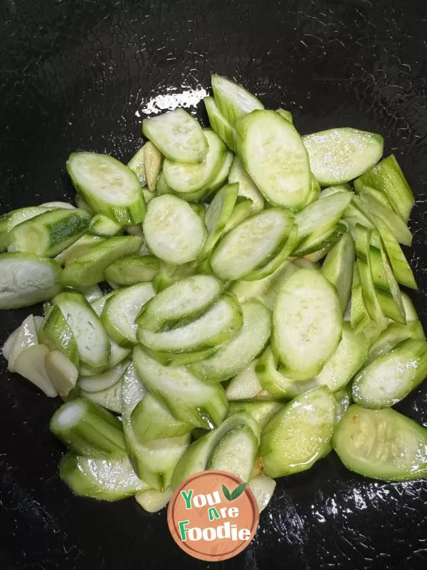 Home style stir fried luffa