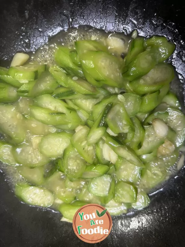 Home style stir fried luffa