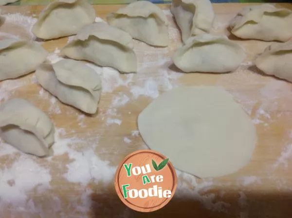 Steamed dumplings stuffed with cucumber and egg