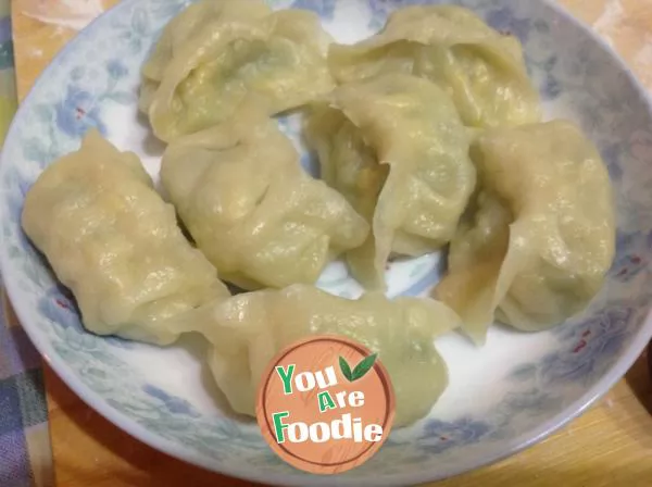 Steamed dumplings stuffed with cucumber and egg