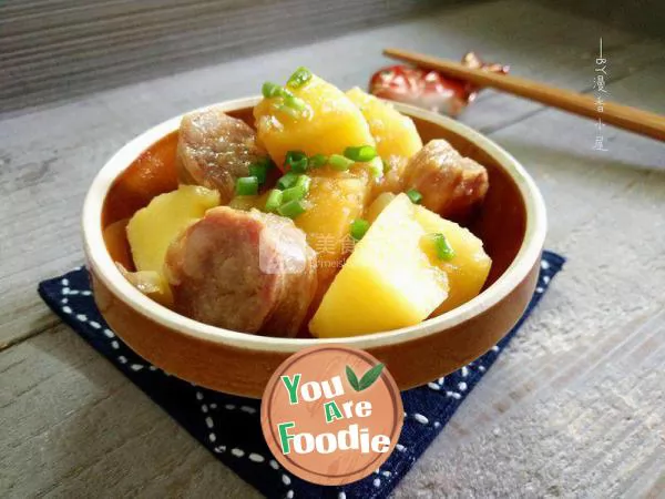 Steamed potato with sausage