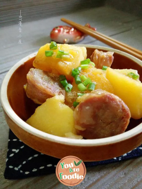 Steamed potato with sausage