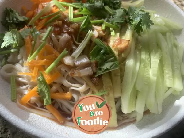 Cold noodles in dog days