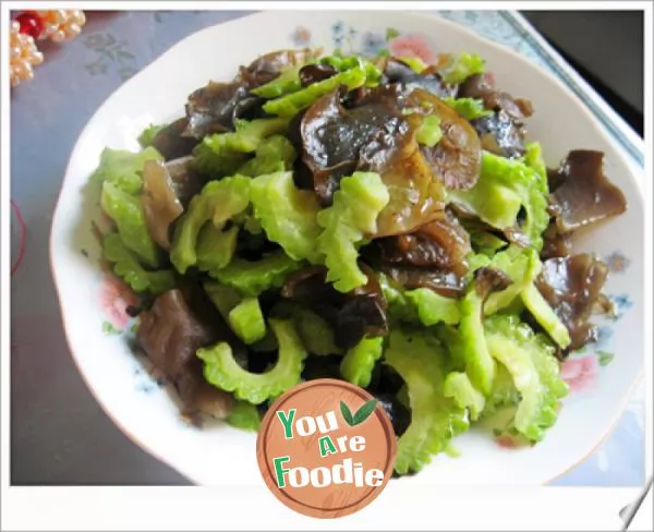 Stir fried balsam pear and agaric