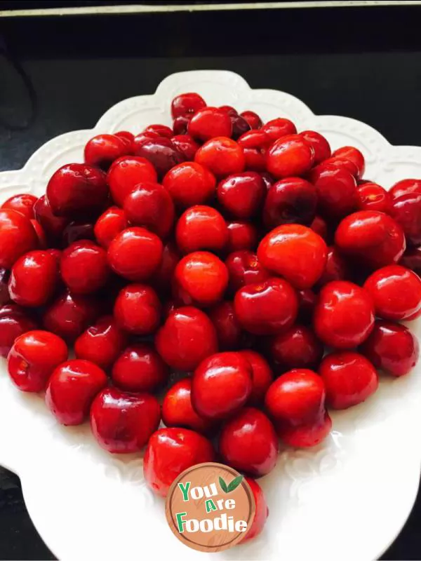 Canned cherry