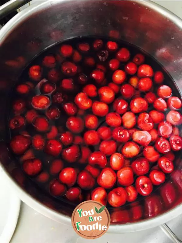Canned cherry