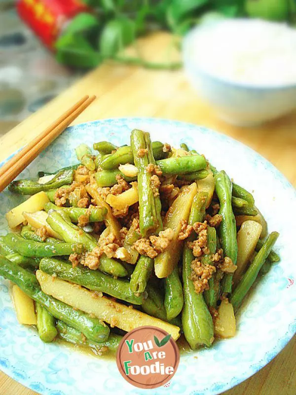 Braised beans with potatoes