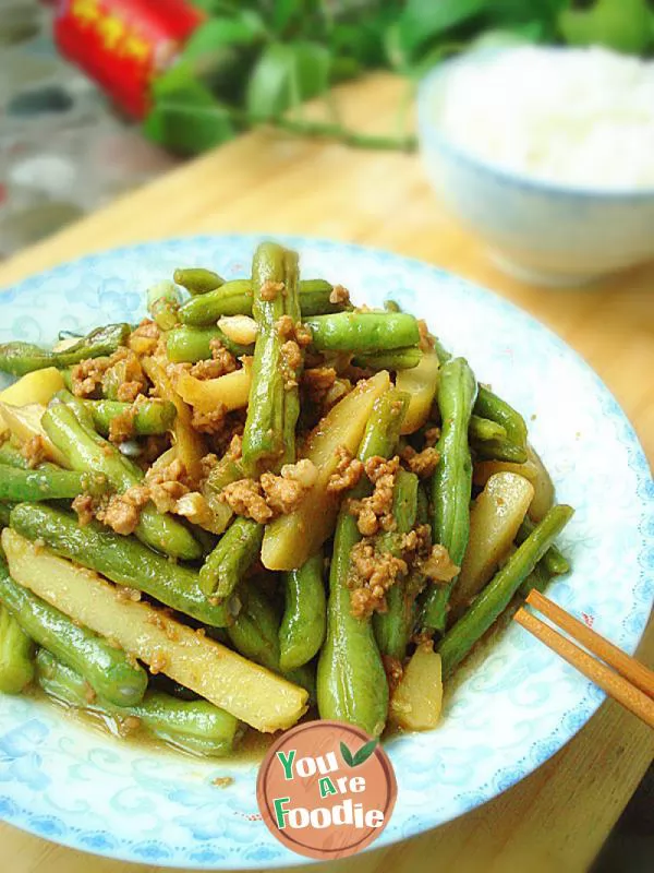 Braised beans with potatoes