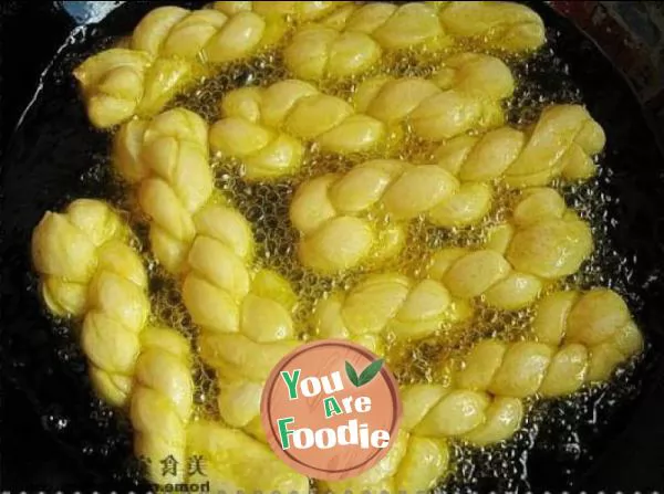 Soft fried dough twist