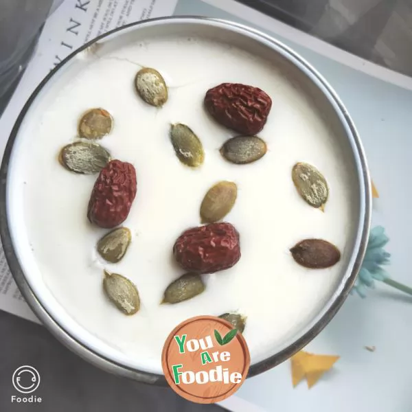 It's better to make your own yogurt with shoe glue | it's super simple and delicious