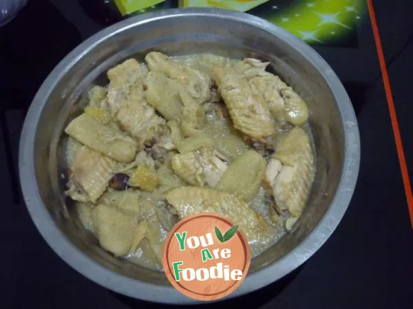 Stewed-chicken-wings-with-bamboo-fungus