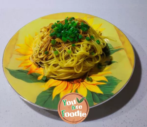 Noodles in Scallion, Oil and Soy Sauce