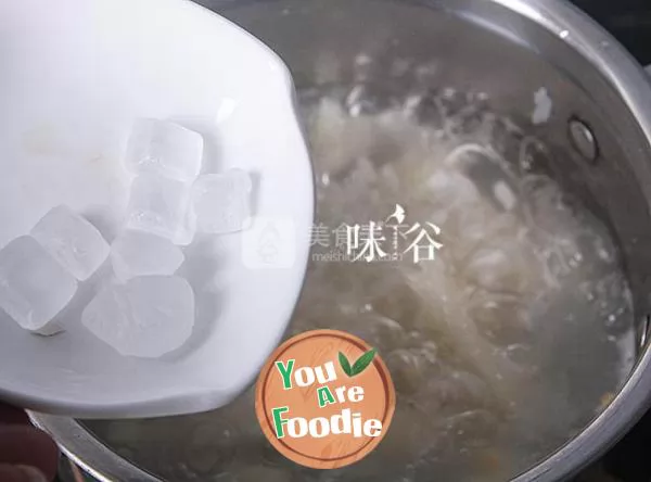 Cough relieving Chuan Bei Xue Li congee