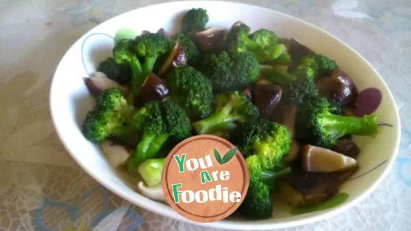 Fried mushrooms with Broccoli