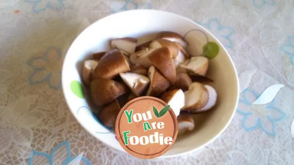 Fried mushrooms with Broccoli