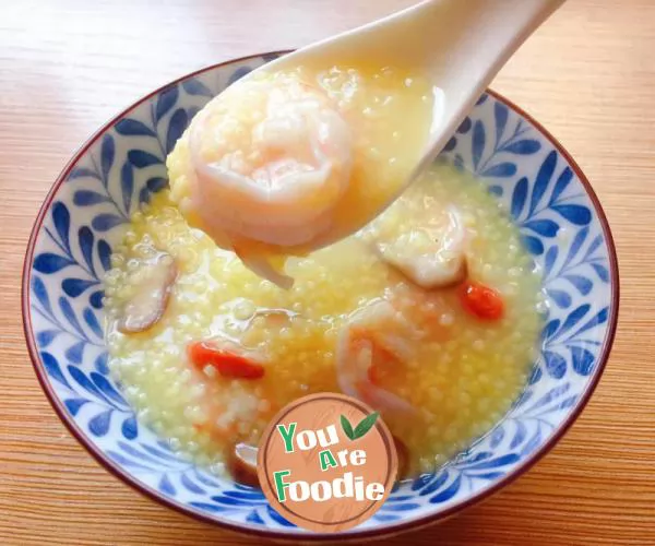 Rice porridge with shrimp and mushroom