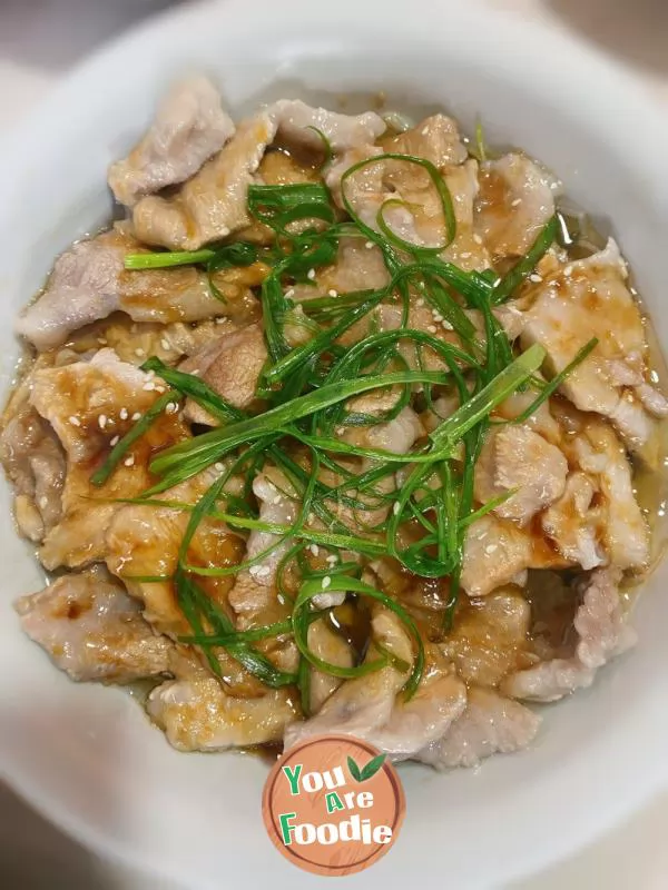 Steamed-Pork-with-Scallion-Oil