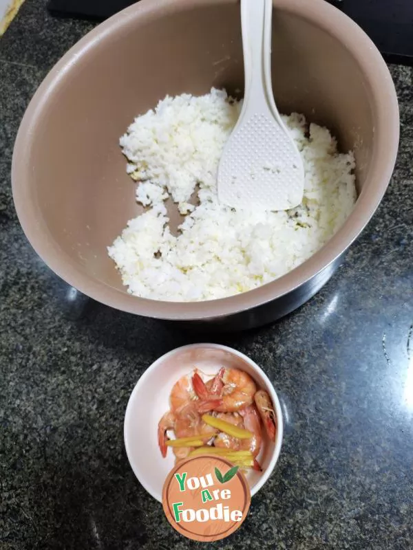 Salted congee with fresh shrimps