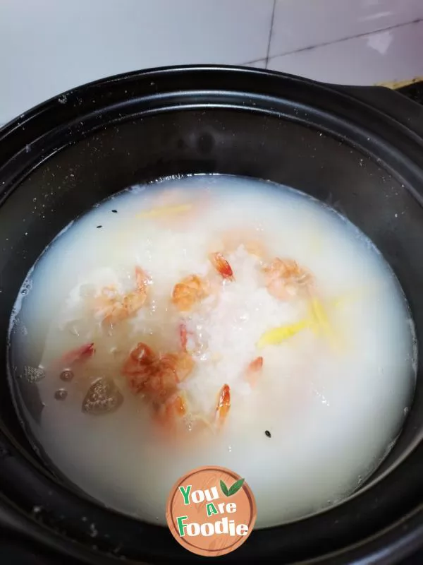 Salted congee with fresh shrimps