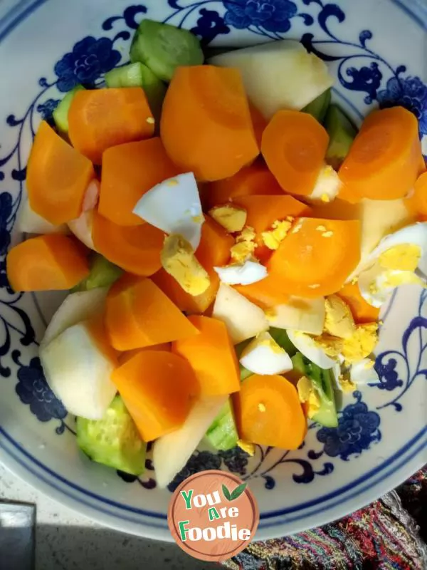 Delicious salad: potato carrot Apple cucumber salad