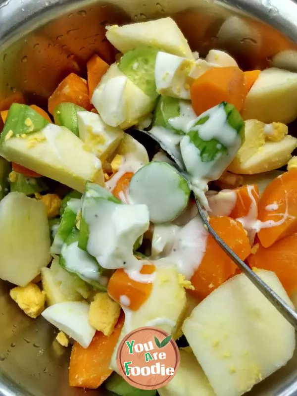 Delicious salad: potato carrot Apple cucumber salad