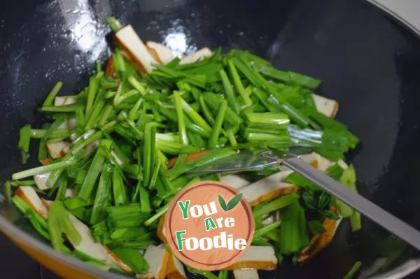 Sauteed Chinese Chives with Dried Tofu