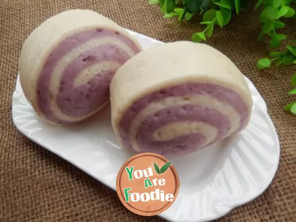 Steamed bun roll with purple potato