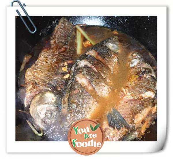 Braised crucian carp with Scallion